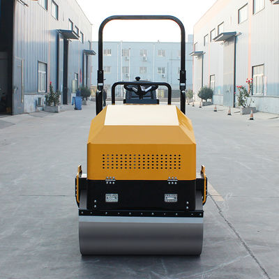 Μίνι Asphalt Road Roller Machine 2 τόνων κινητήρας ντίζελ και υδραυλικά χαρακτηριστικά δονητικού