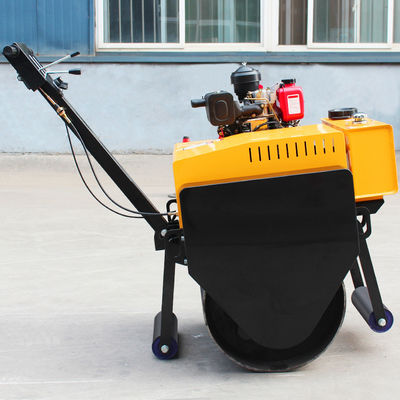 Διπλό τύμπανο Ride-On Road Roller με διάμετρο 1100mm τύμπανο YUNNEI κινητήρα και προσιτή