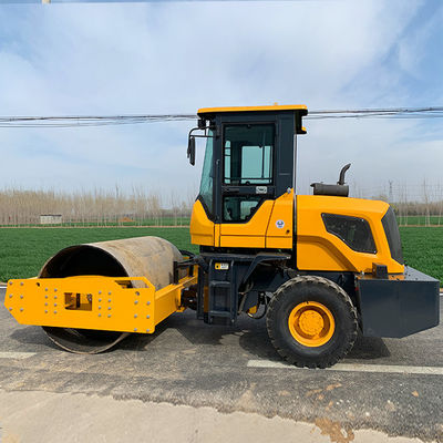 Διπλό τύμπανο Ride-On Road Roller με διάμετρο 1100mm τύμπανο YUNNEI κινητήρα και προσιτή