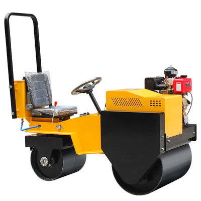 Δοκιμαστικός κυλίνδρος 0,6 τόνων Mini Double Drum Ride-On Road Roller με κινητήρα CF178/R180