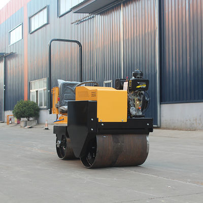 Δοκιμαστικός κυλίνδρος 0,6 τόνων Mini Double Drum Ride-On Road Roller με κινητήρα CF178/R180